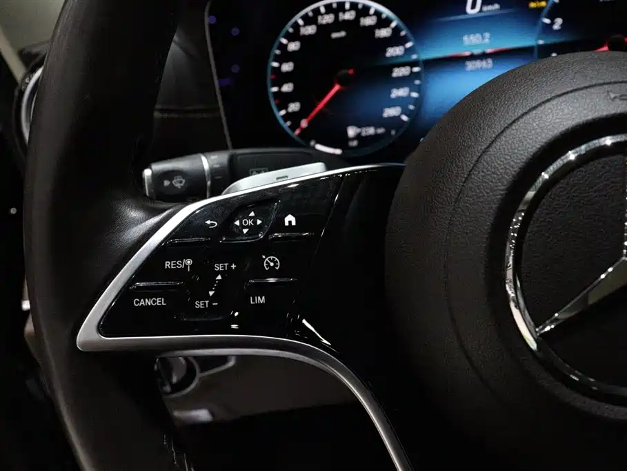 Mercedes-Benz E-Class 2023 — фото 16