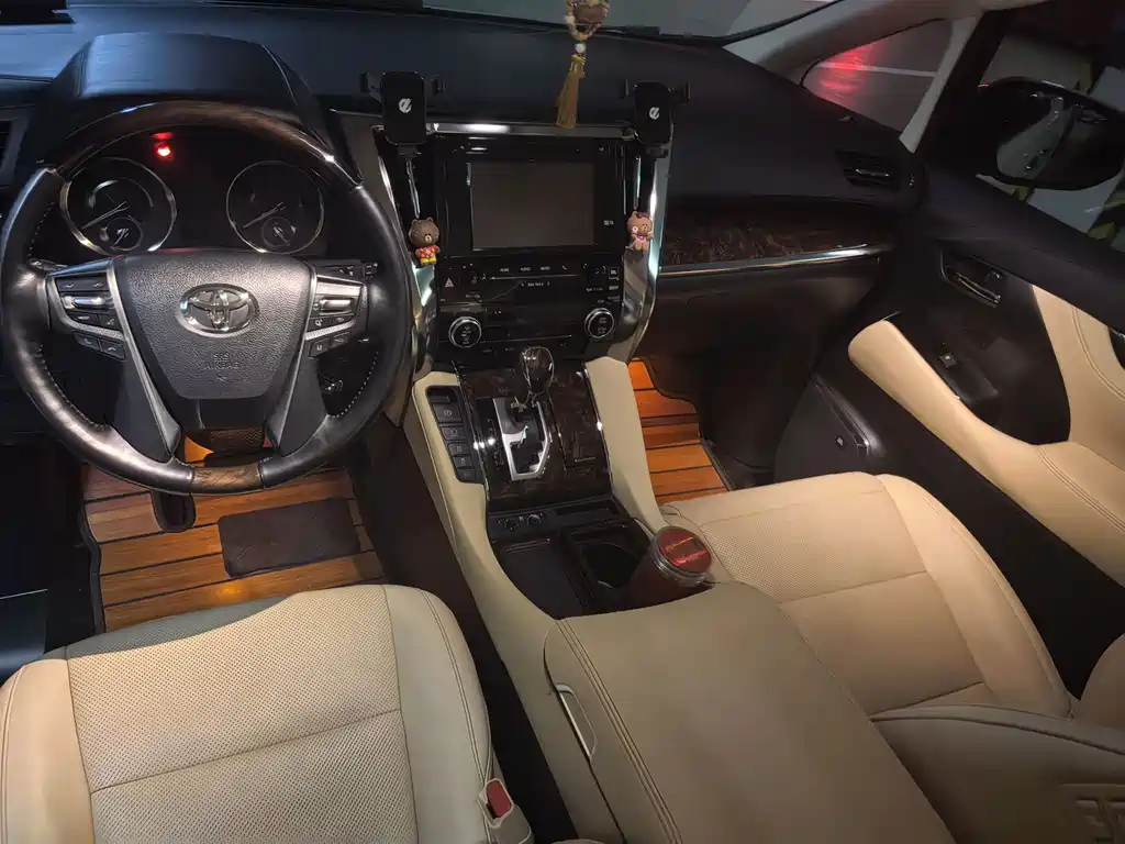 Toyota Alphard 2019 — фото 10