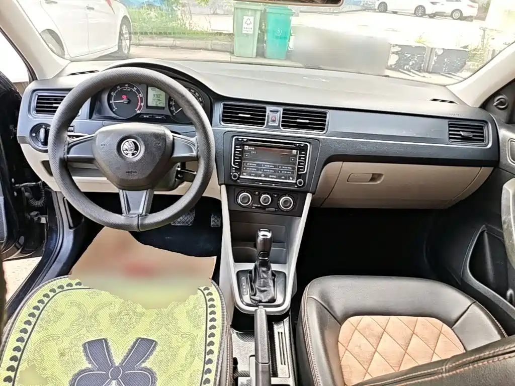 Skoda Rapid 2016 — фото 10