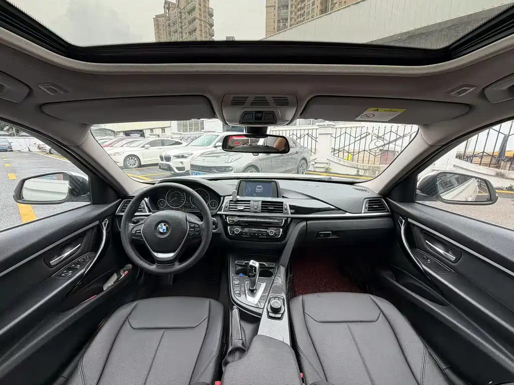 BMW 3 Series 2017 — фото 17