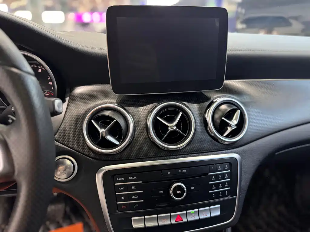 Mercedes-Benz GLA 2018 — фото 21