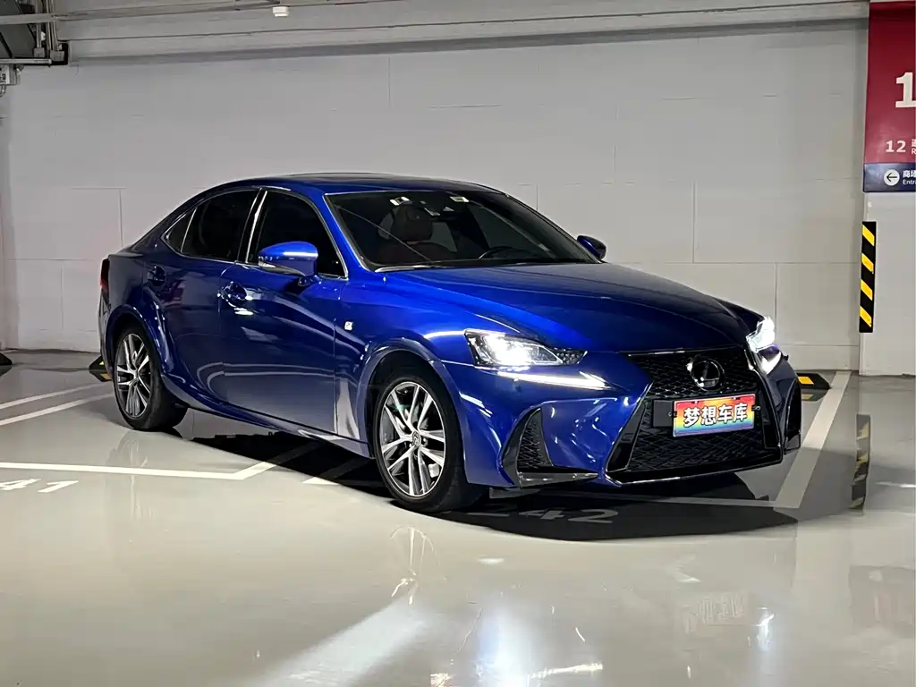 Lexus IS 2018