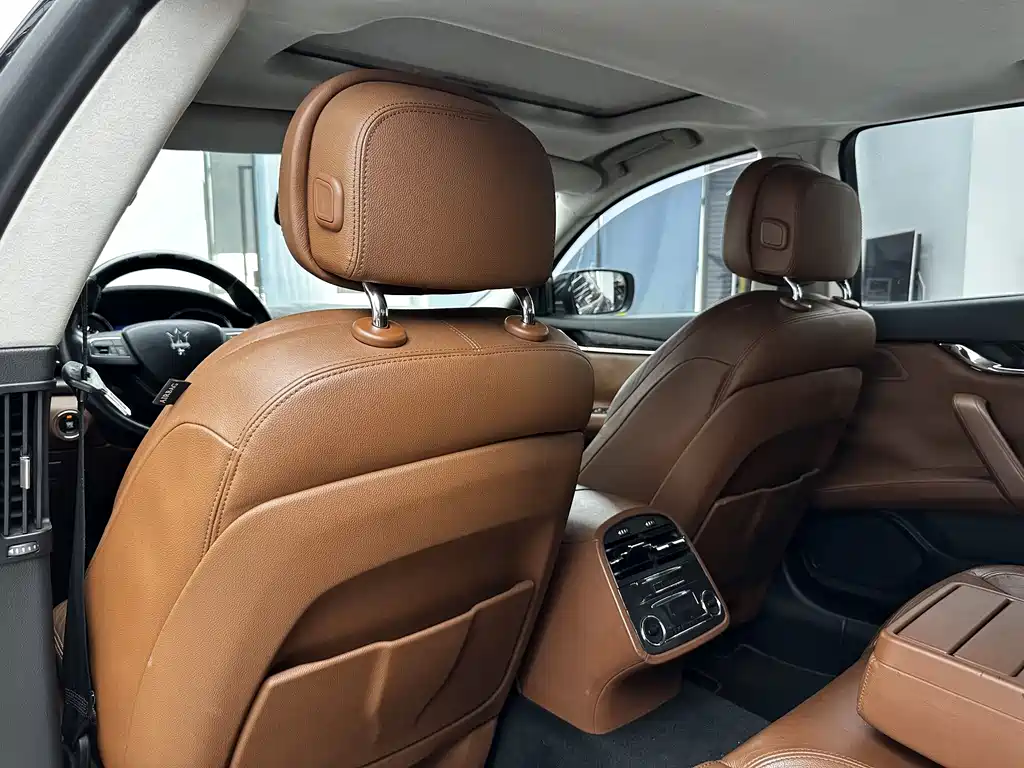 Maserati Quattroporte 2015 — фото 19