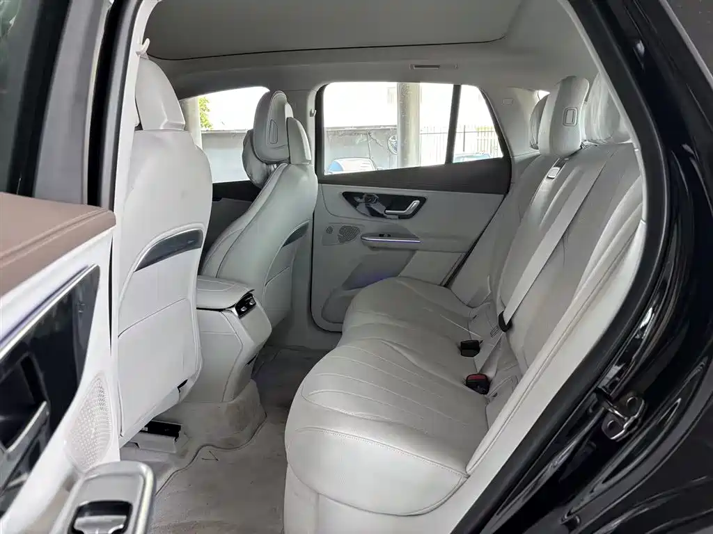 Mercedes-Benz EQE SUV 2025
