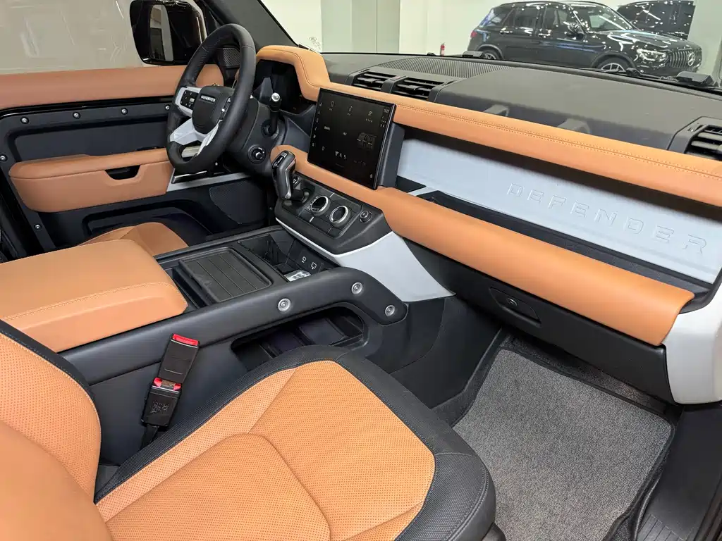 Land Rover Defender 2024 — фото 14