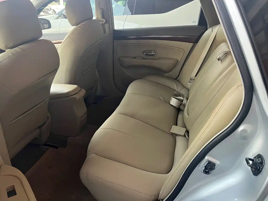 Nissan Sylphy 2012 — фото 12