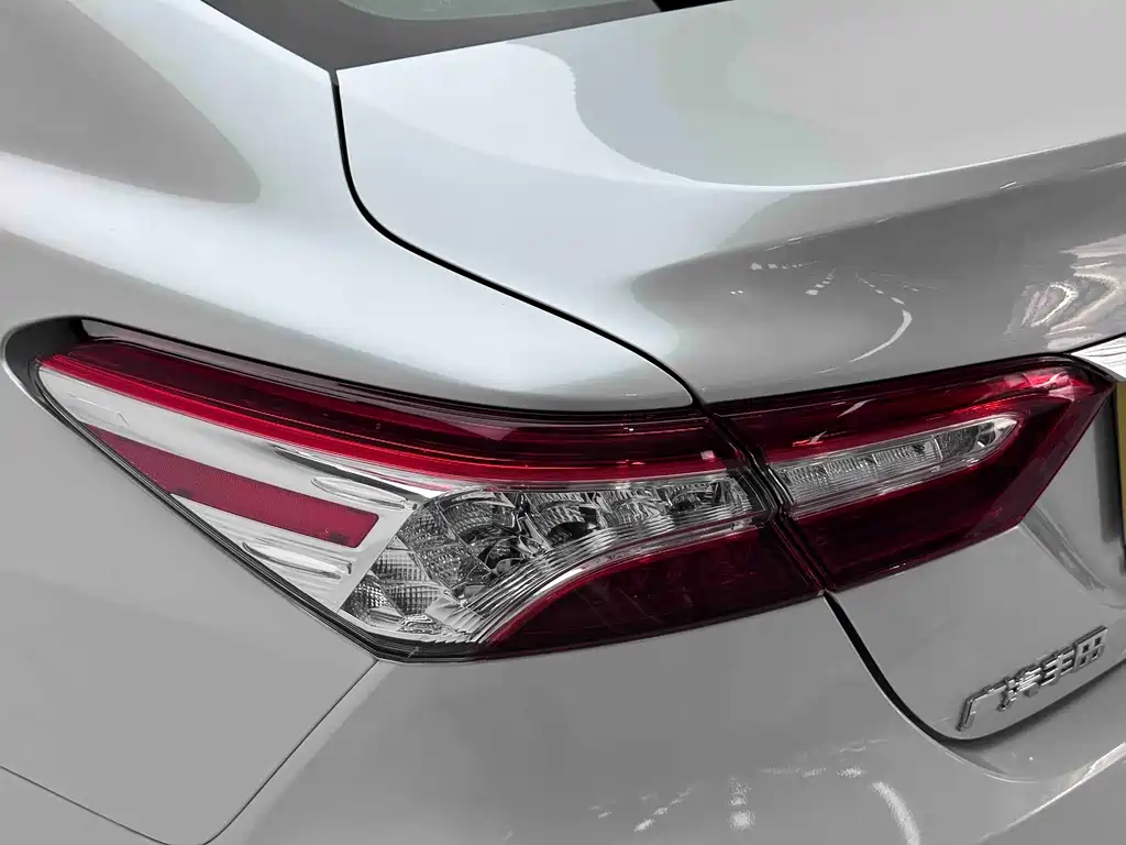 Toyota Camry 2023 — фото 15