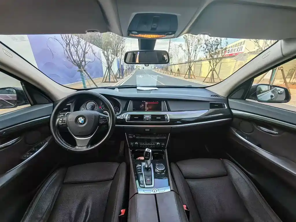 BMW 5 Series GT 2016 — фото 5
