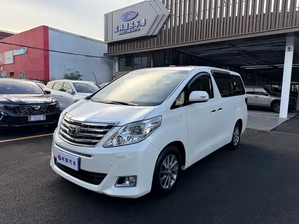 Toyota Alphard 2014