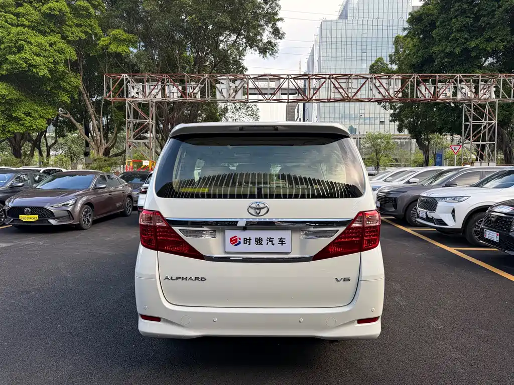 Toyota Alphard 2014 — фото 4