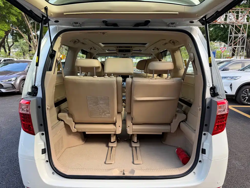 Toyota Alphard 2014 — фото 10