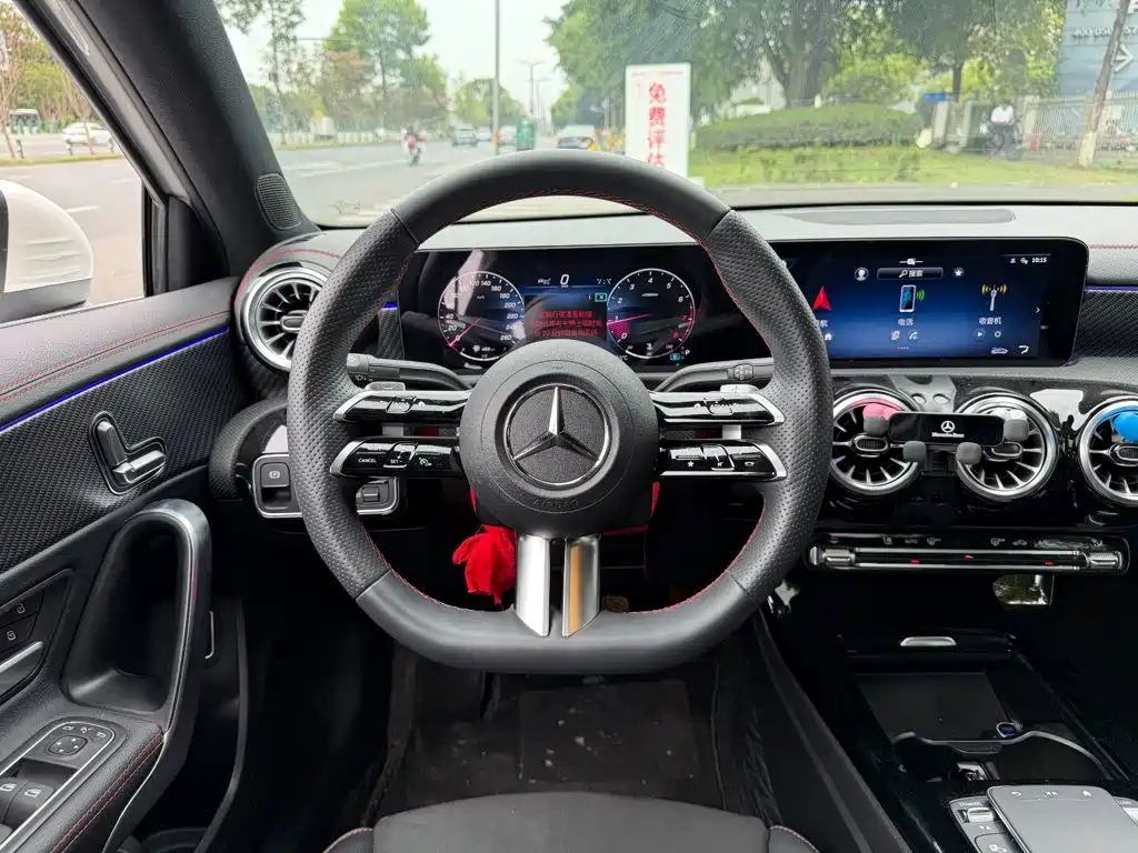 Mercedes-Benz A-Class 2023 — фото 14