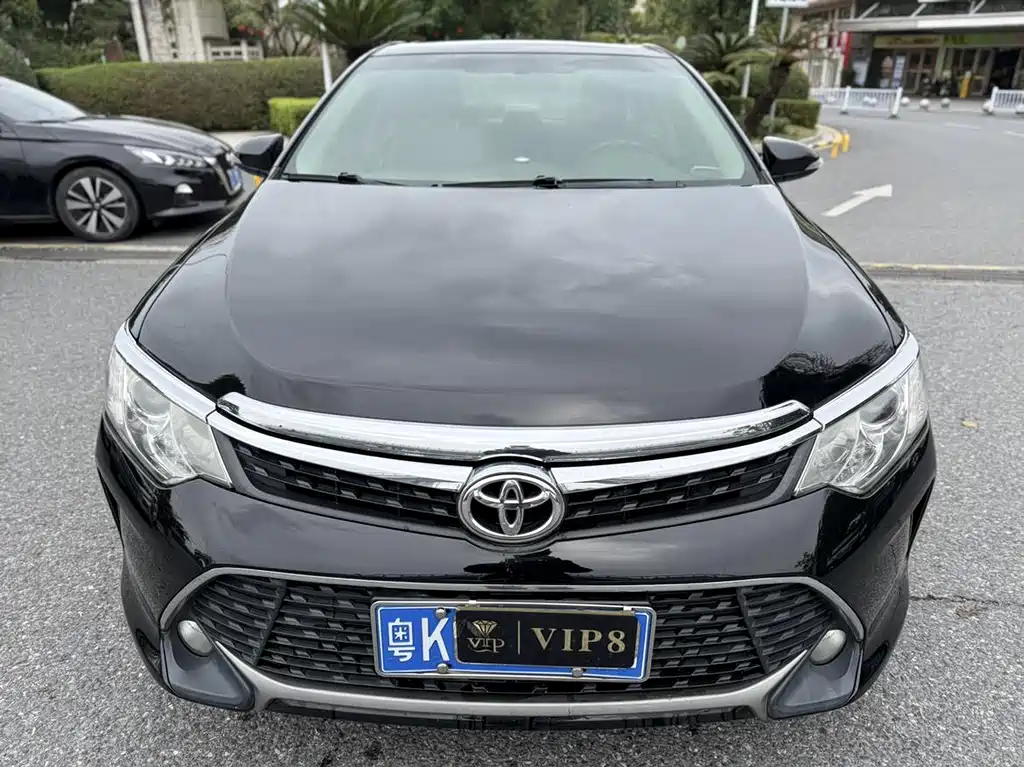 Toyota Camry 2016 — фото 2