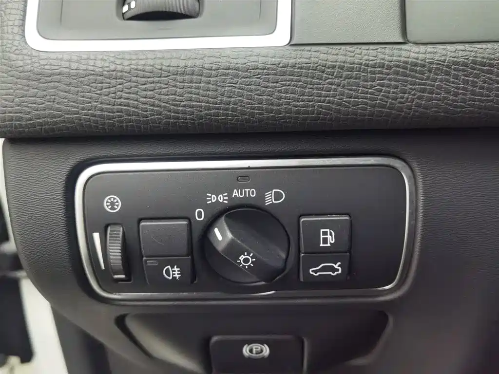 Volvo XC60 2015 — фото 21