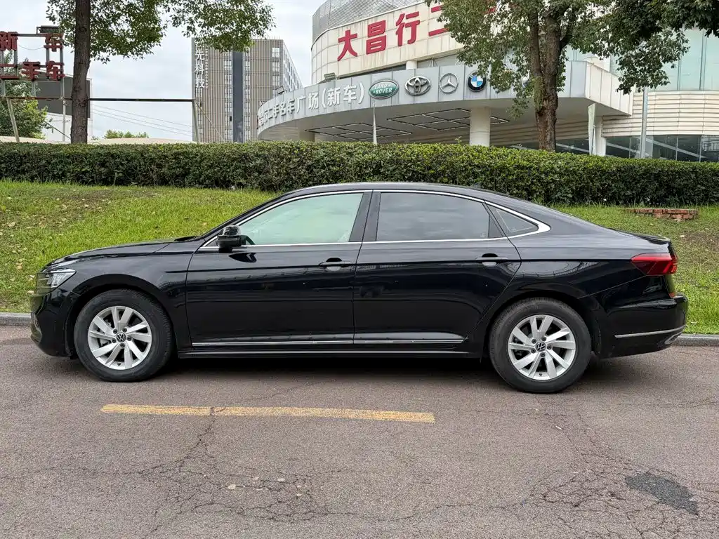 Volkswagen Passat 2022