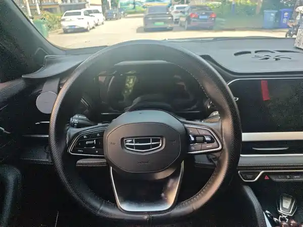 Geely Xingyue L 2024