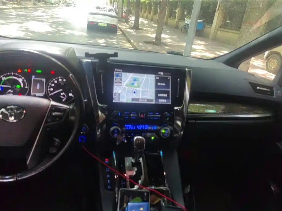 Toyota Vellfire 2020 — фото 13