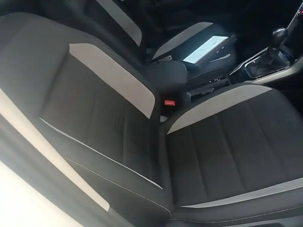 Volkswagen T-Roc 2021 — фото 25