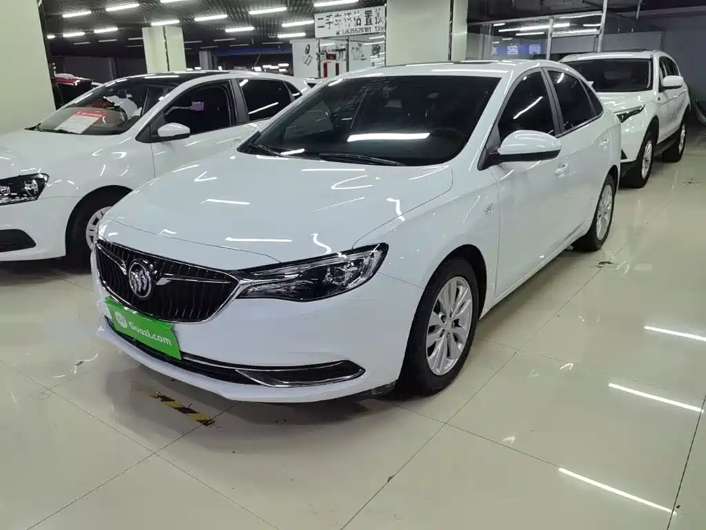 Buick Excelle GT 2022 — фото 1