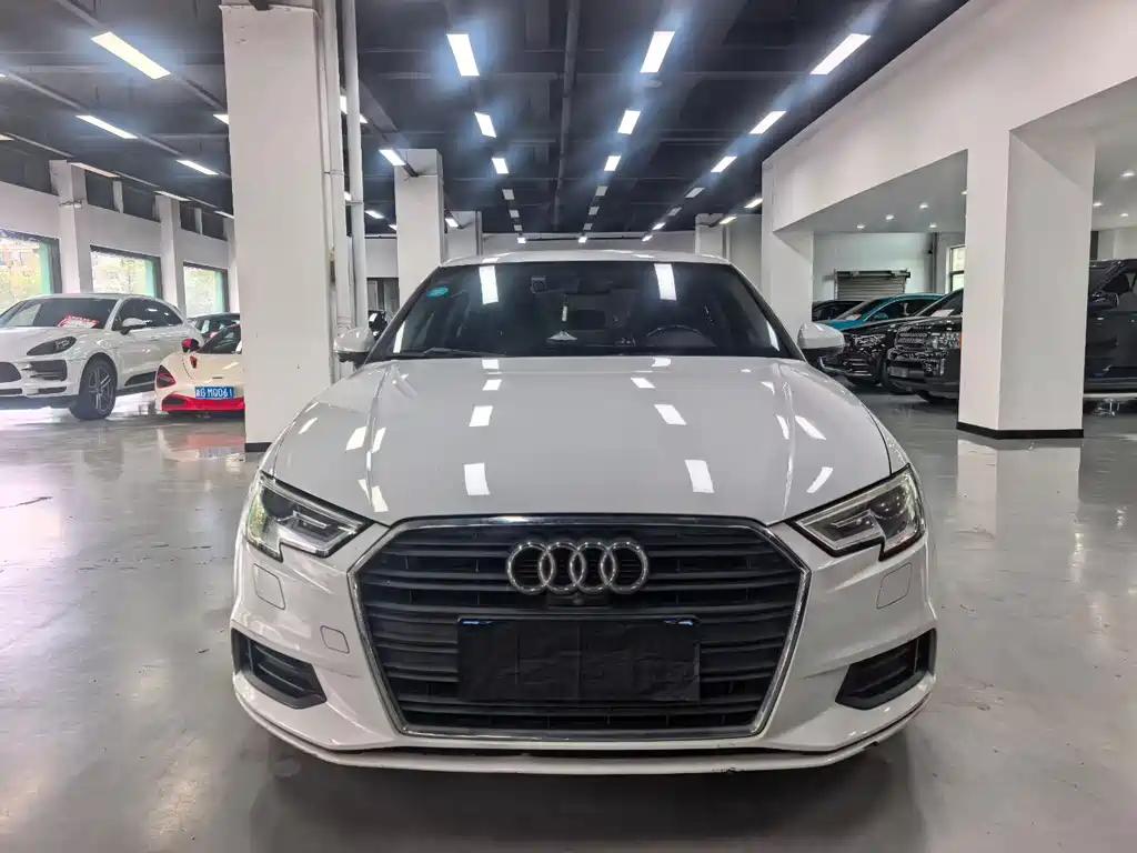 Audi A3 2018 — фото 2