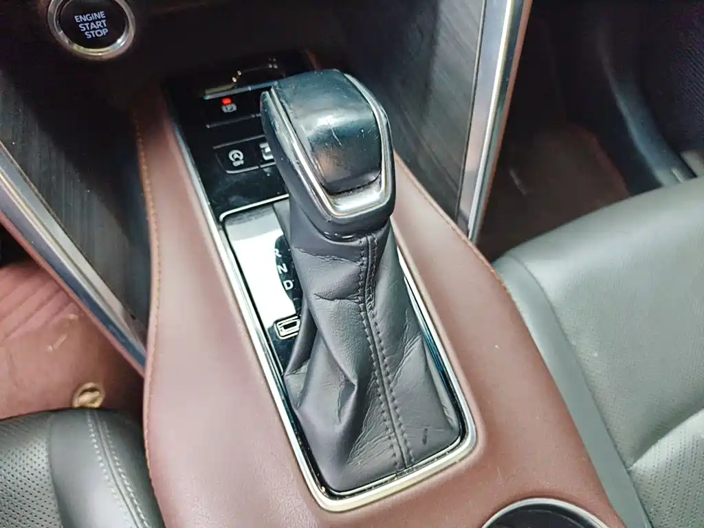 Toyota Harrier 2022 — фото 10