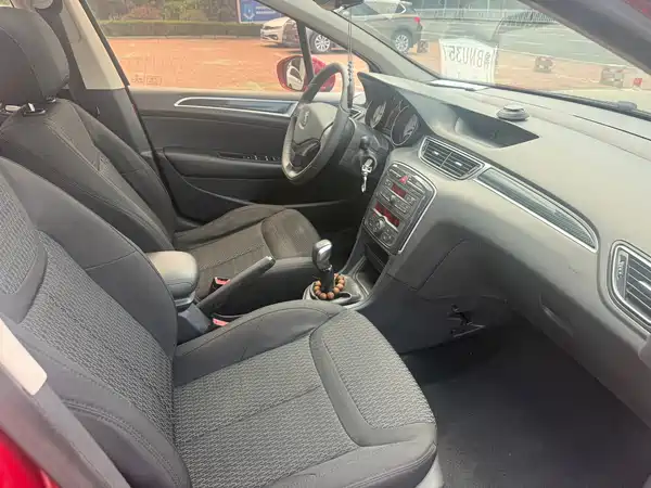 Peugeot 308 2014
