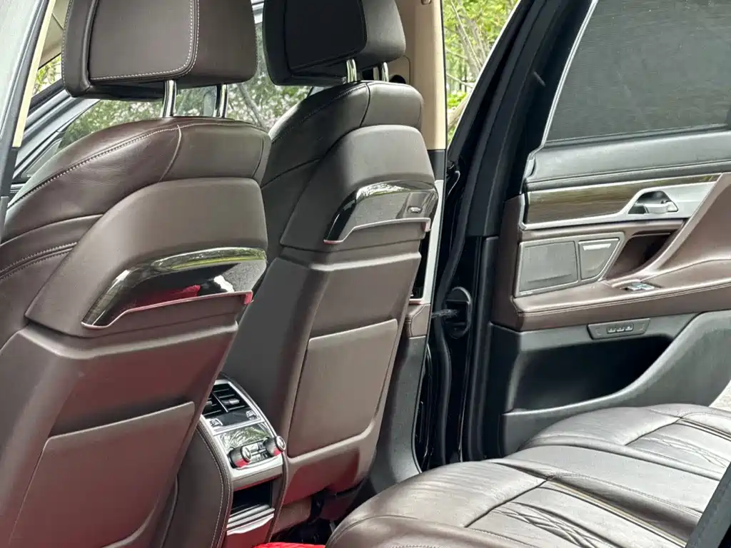 BMW 7 Series 2021 — фото 10