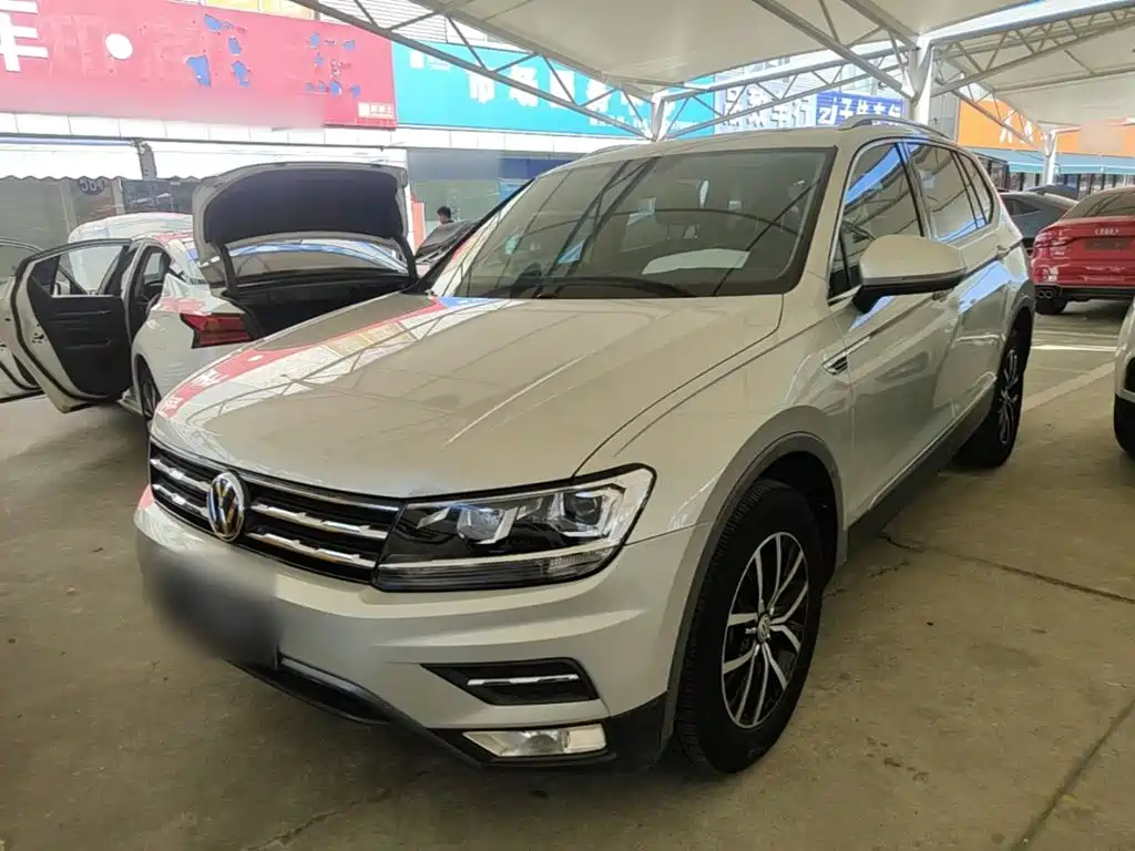 Volkswagen Tiguan L 2019 — фото 1