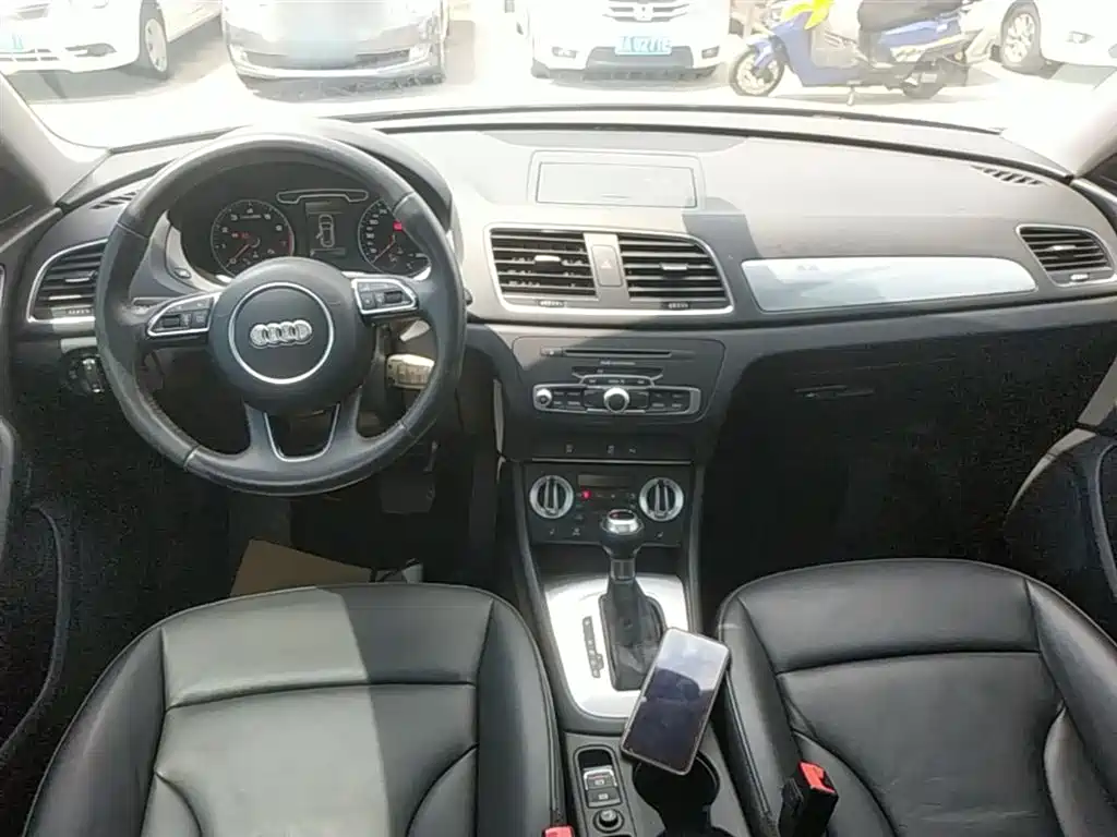 Audi Q3 2015 — фото 10