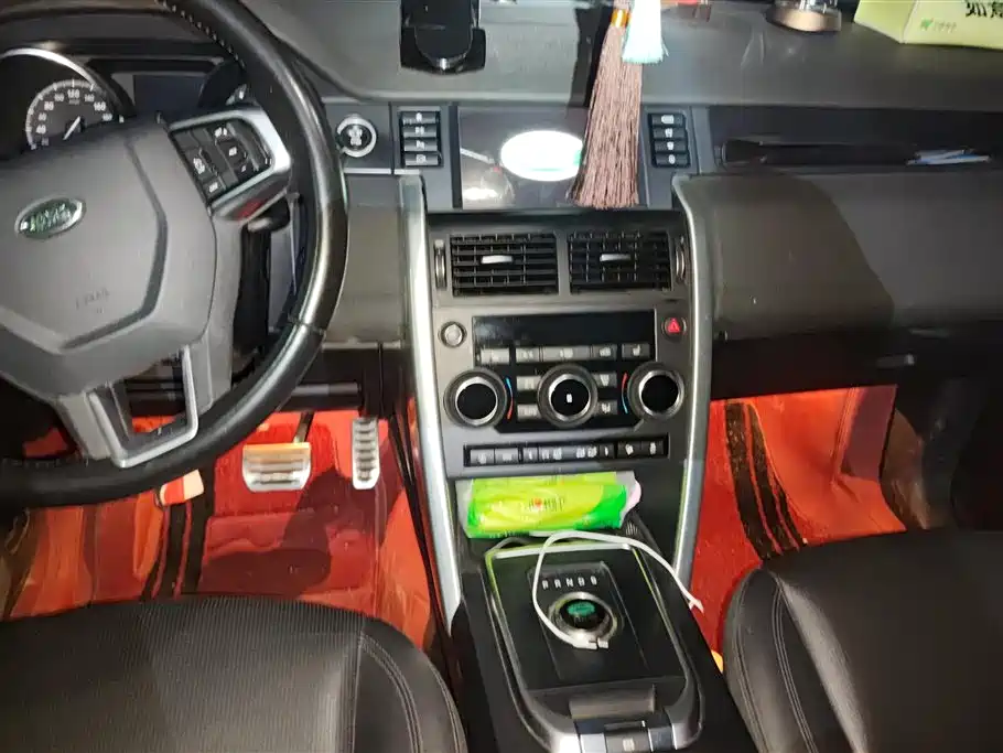 Land Rover Discovery Sport 2018 — фото 13