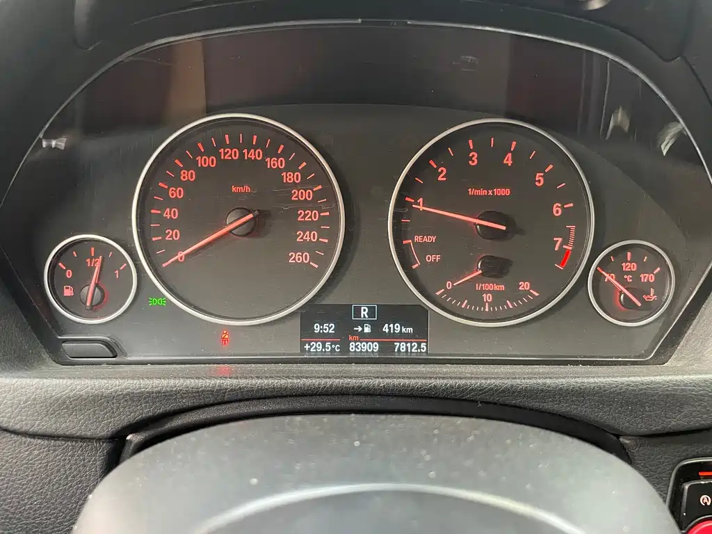BMW 3 Series 2017 — фото 17