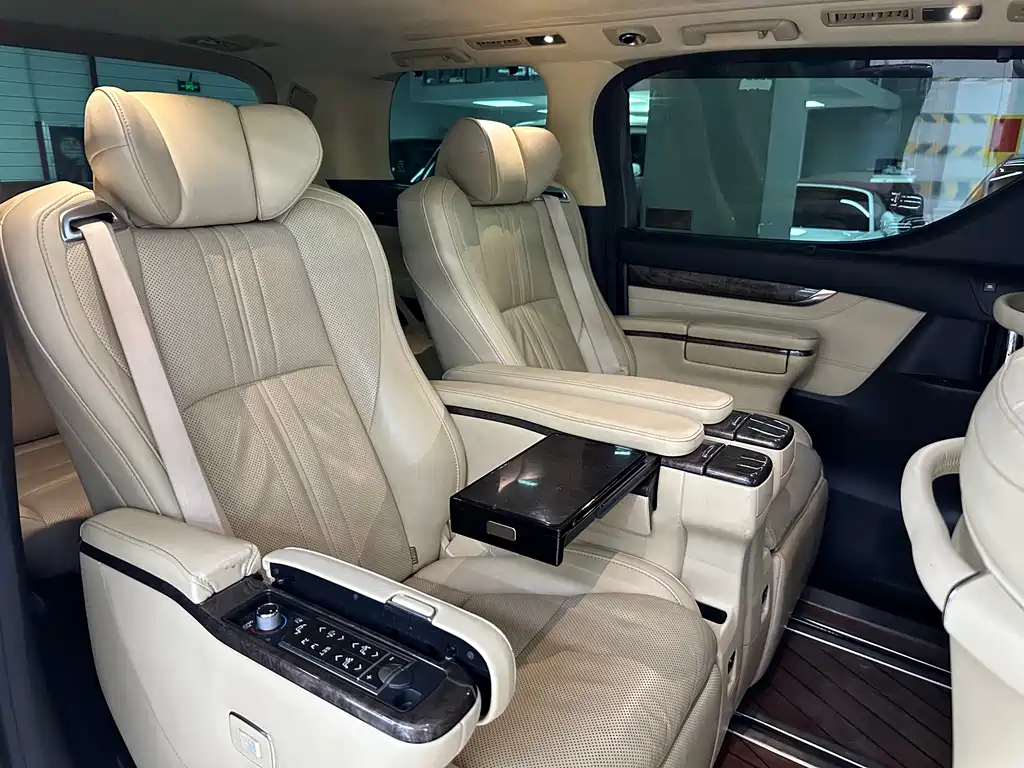 Toyota Vellfire 2020 — фото 10