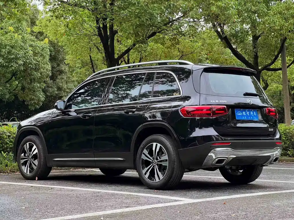 Mercedes-Benz GLB 2023