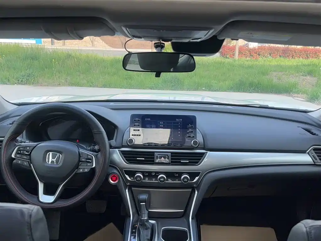 Honda Accord 2020 — фото 11