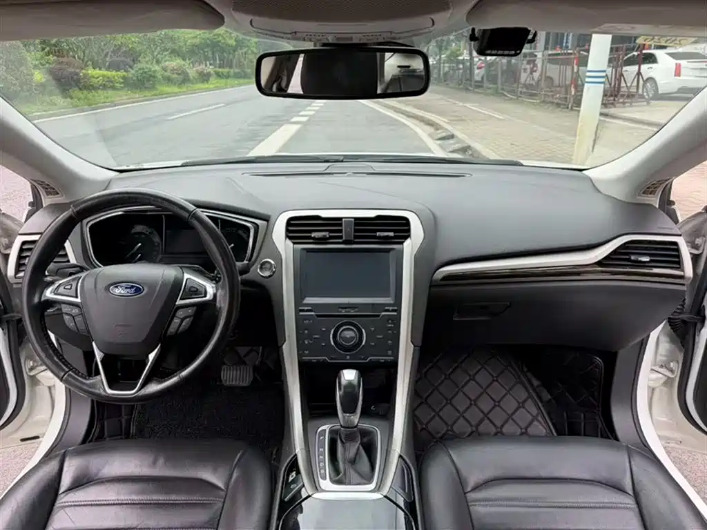 Ford Mondeo 2014 — фото 16
