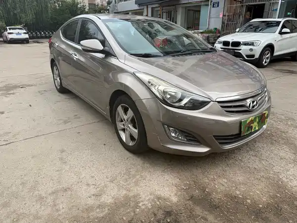 Hyundai Elantra Langdong 2012