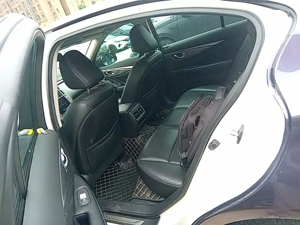 Infiniti Q50L 2016 — фото 17