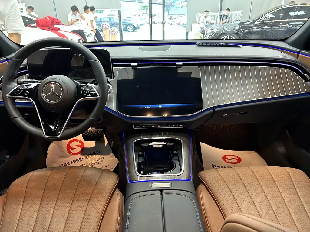 Mercedes-Benz E-Class 2024 — фото 15