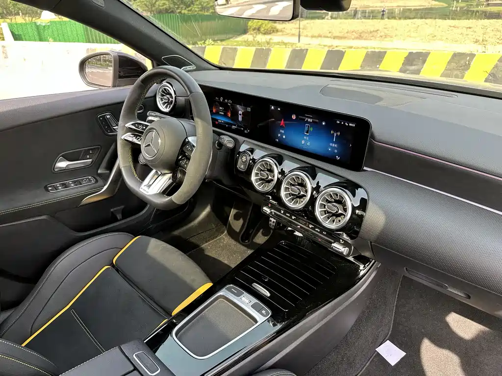 Mercedes-Benz A-Class AMG 2024 — фото 13