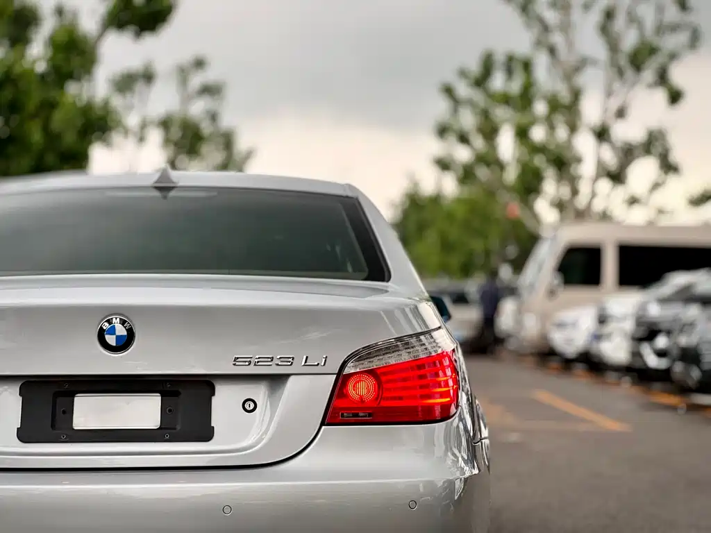 BMW 5 Series 2008 — фото 49