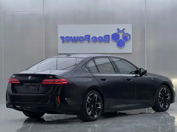 BMW i5 M60 2024