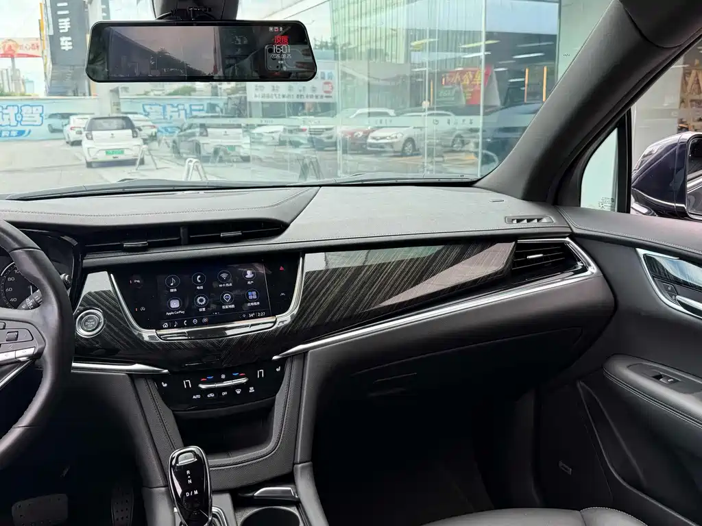 Cadillac XT6 2022 — фото 12