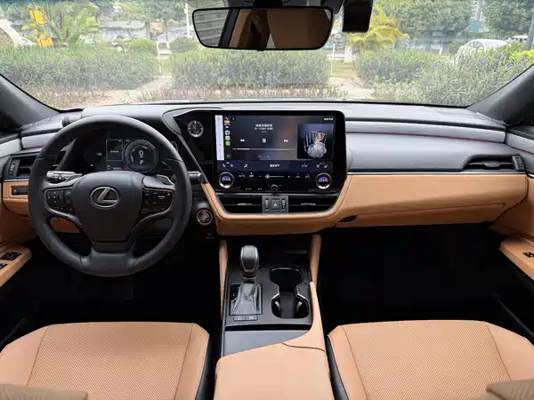 Lexus ES 2025