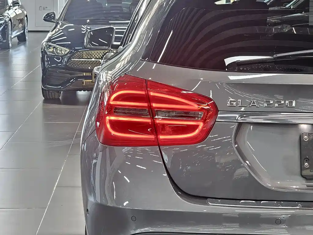 Mercedes-Benz GLA 2015 — фото 16
