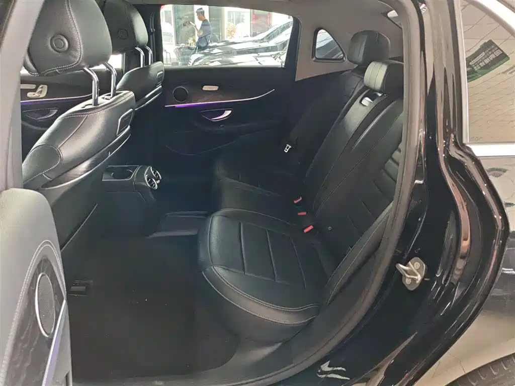 Mercedes-Benz E-Class 2017 — фото 17