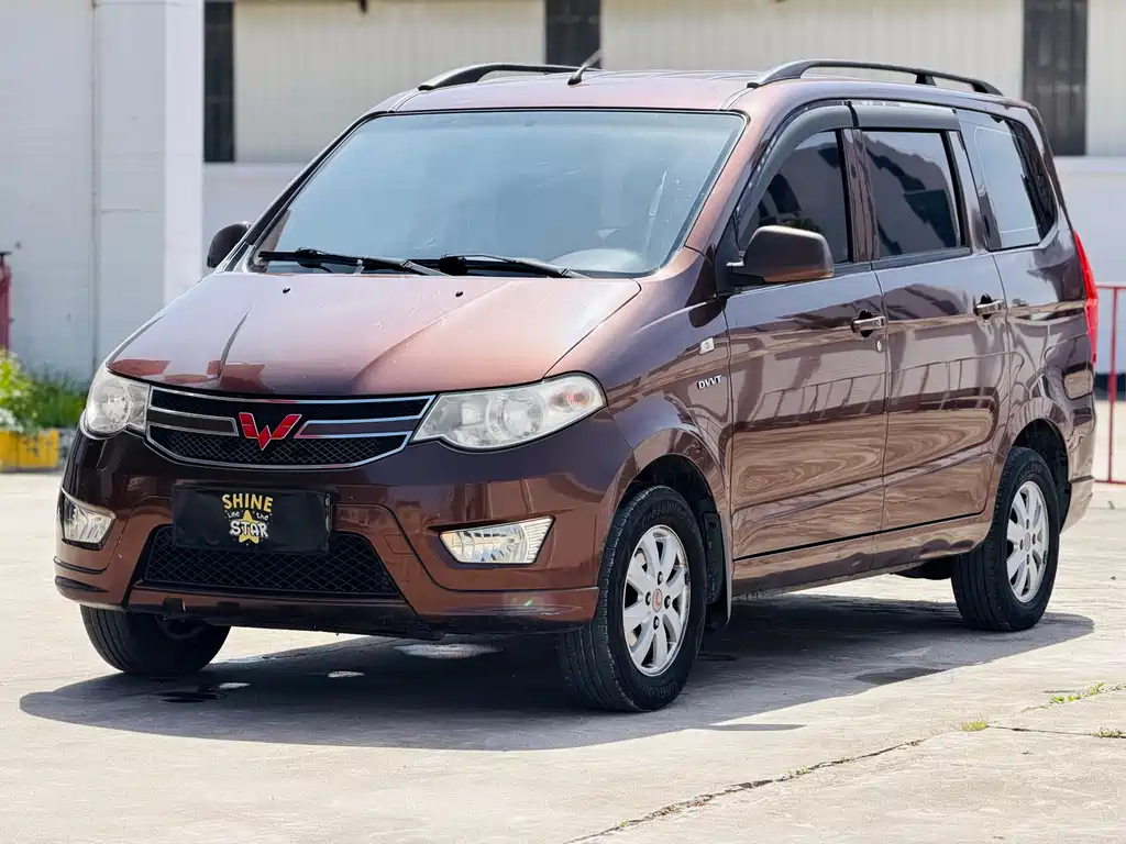 Wuling Hongguang 2017 — фото 1