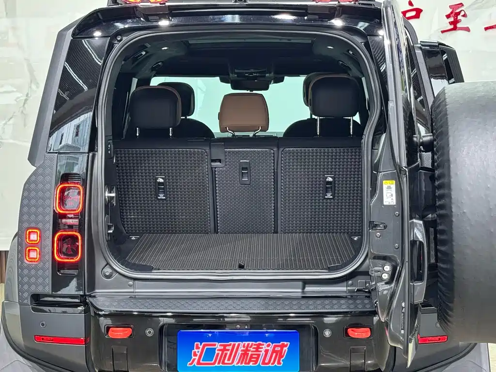 Land Rover Defender 2025 — фото 20