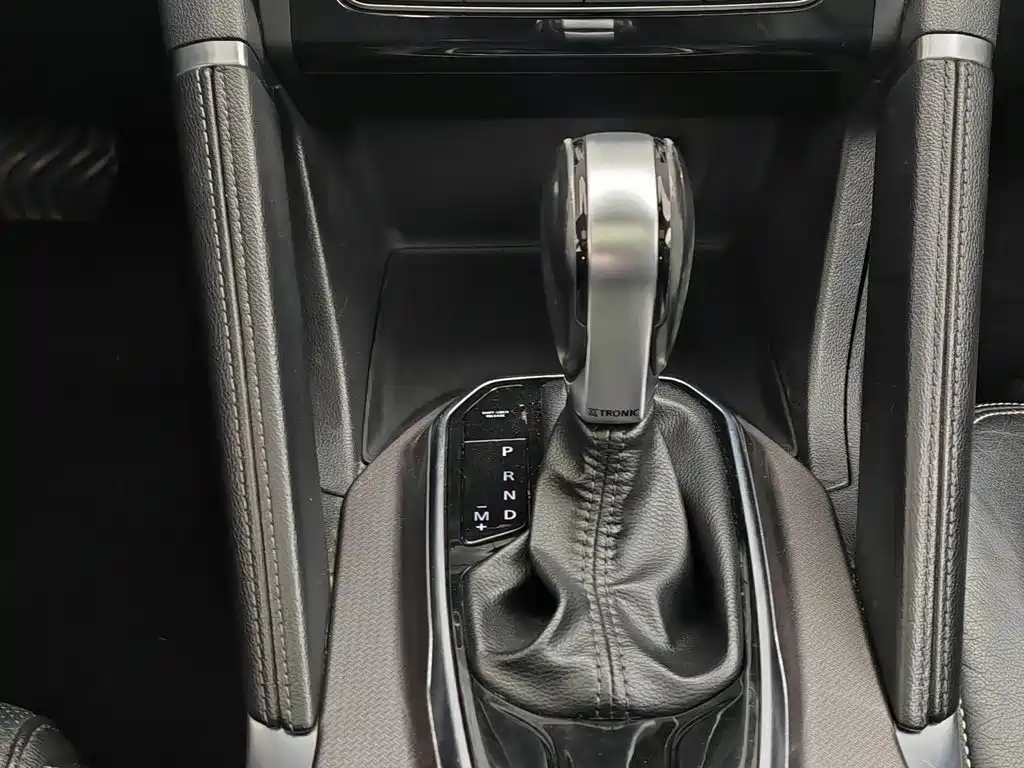 Renault Koleos 2017 — фото 13