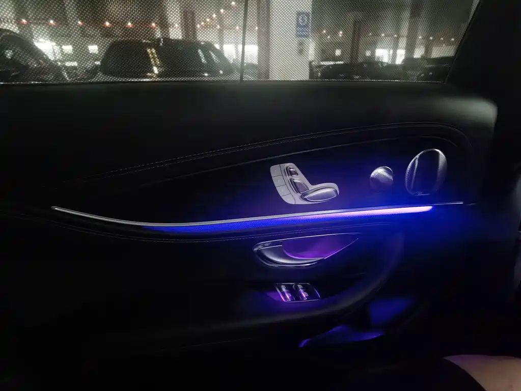 Mercedes-Benz E-Class 2020 — фото 18