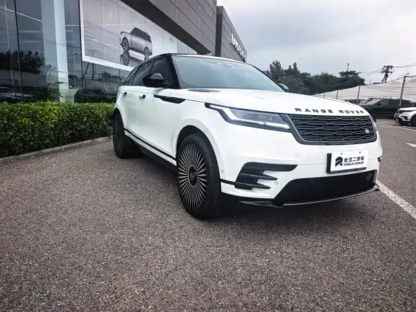 Land Rover Range Rover Velar 2026
